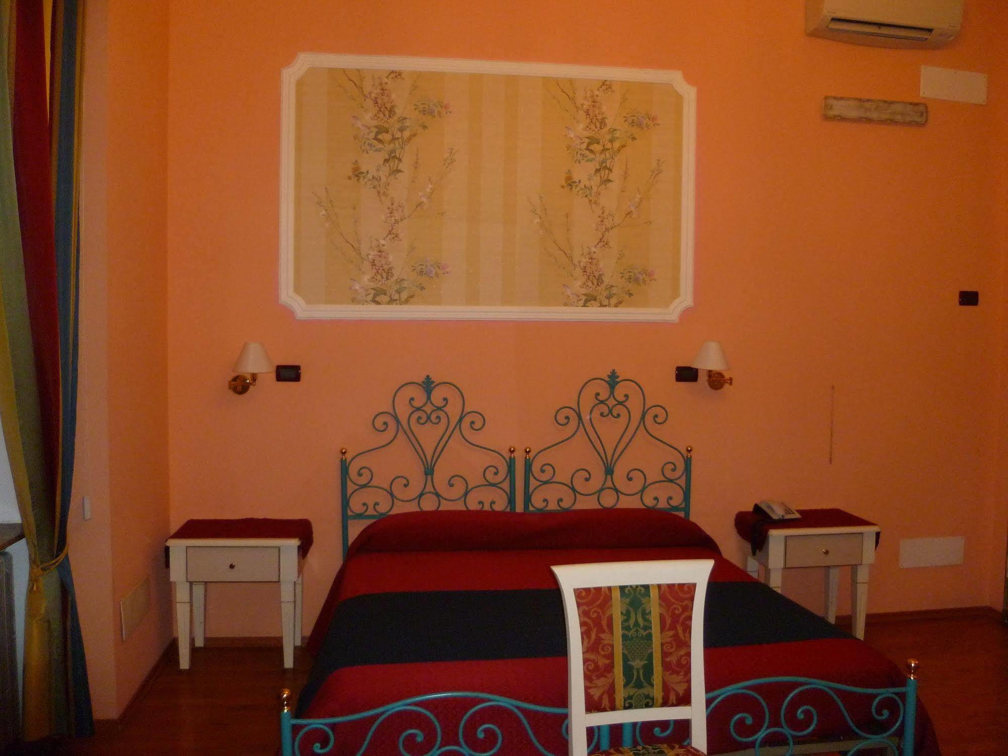 Hotel Principi D'Acaja Торино Екстериор снимка