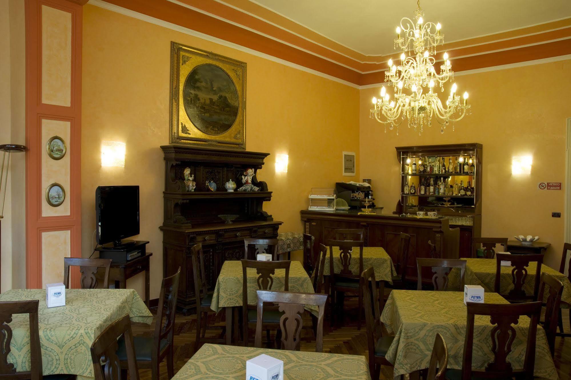 Hotel Principi D'Acaja Торино Екстериор снимка