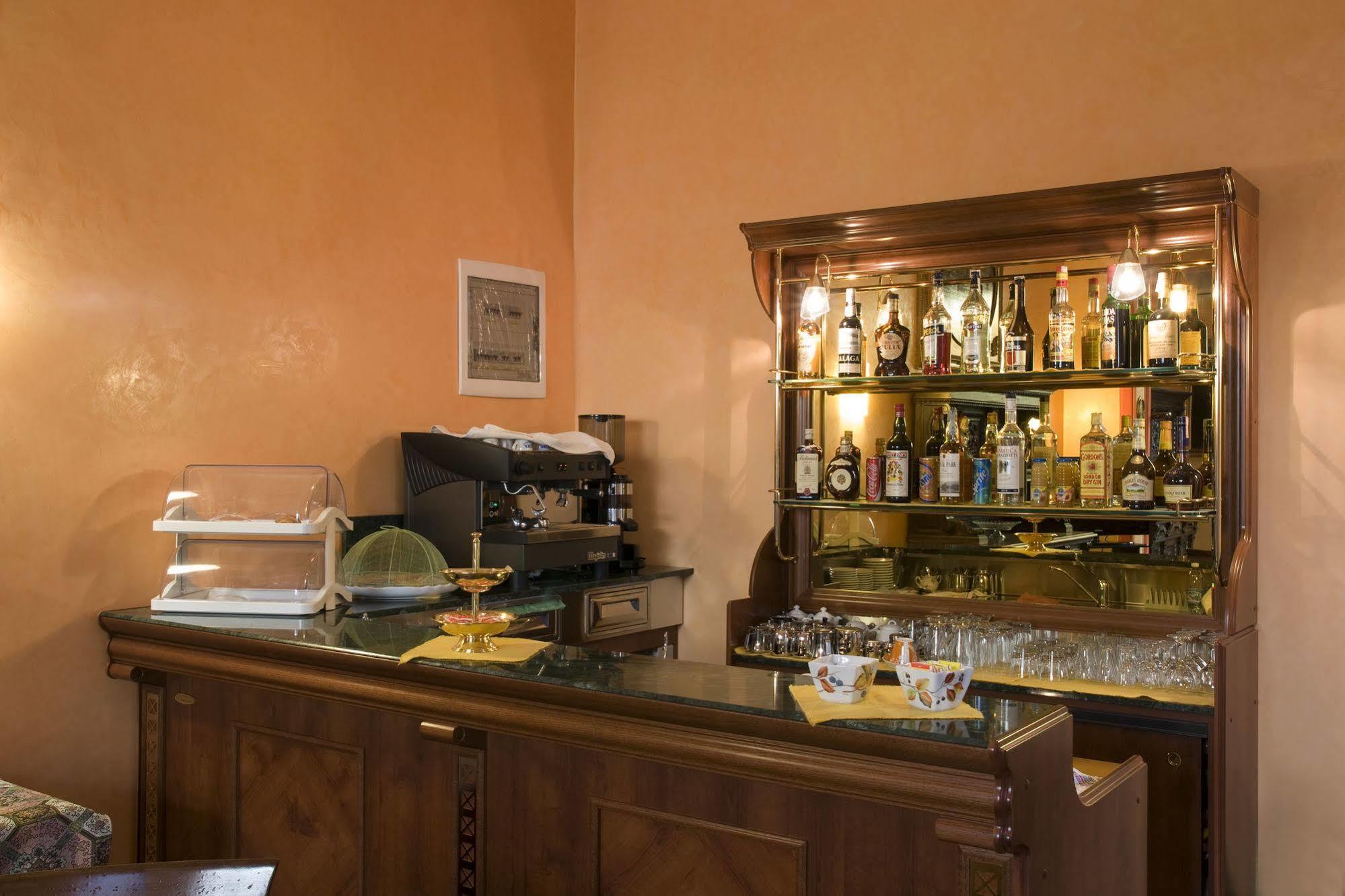 Hotel Principi D'Acaja Торино Екстериор снимка